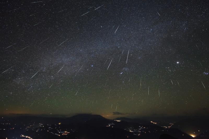 Chuva de meteoros ocorre nesta quarta