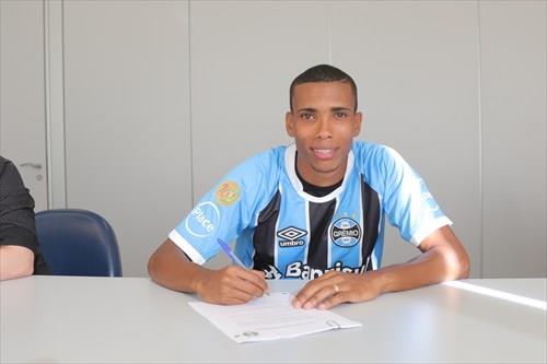 Grêmio confirma contratação de Madson