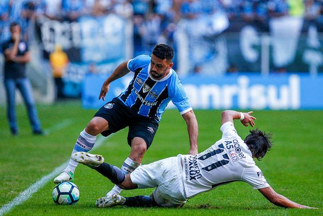 Grêmio perde para o Corinthians e decepciona torcida na Arena