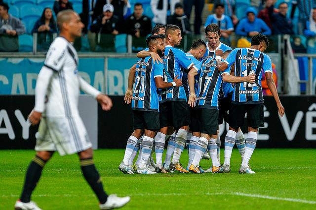 De virada, Grêmio vence a Ponte Preta