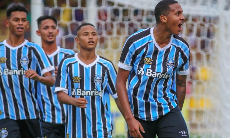 Grêmio enfrenta o Corinthians na briga por vaga na semifinal da Copinha