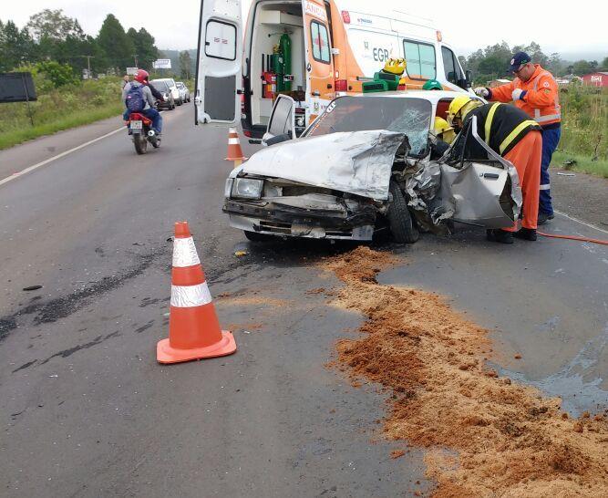 Carro de Vera Cruz se envolve em acidente na RSC-287