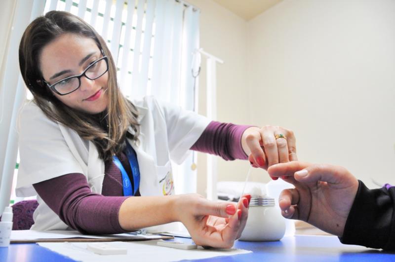 Saúde vai ao interior fazer testes de hepatite