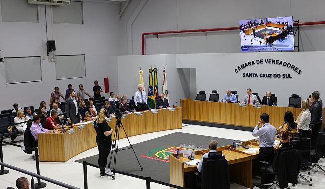 Cinco projetos aprovados na penúltima sessão da Câmara