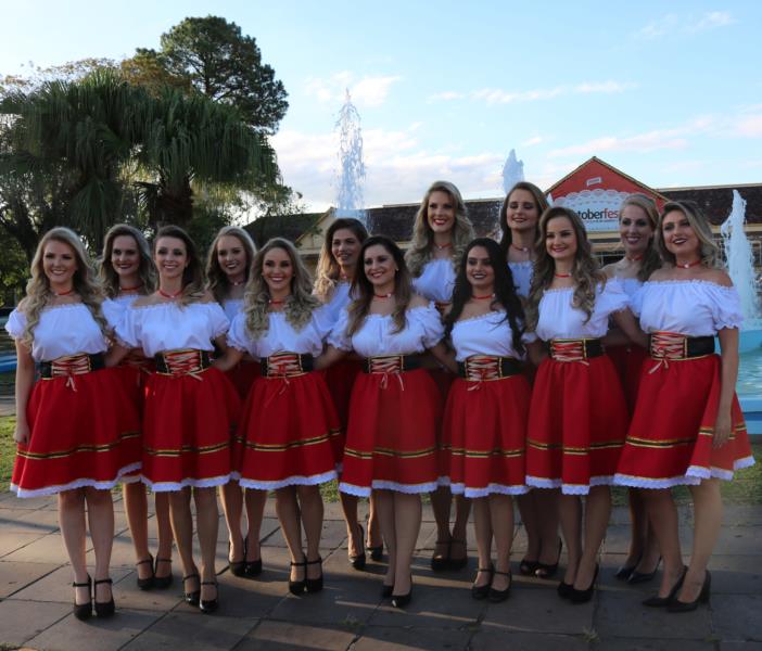 Candidatas a Soberanas da 33ª Oktoberfest realizam campanha solidária