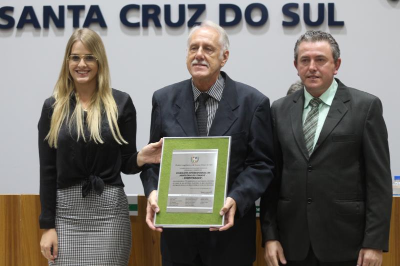 Câmara de Vereadores presta homenagem ao Sinditabaco