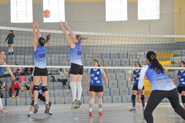 Domingo é de torneio de vôlei em Vera Cruz