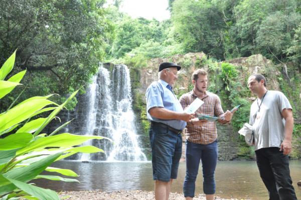 Nos balneários, folder é distribuído ao turista