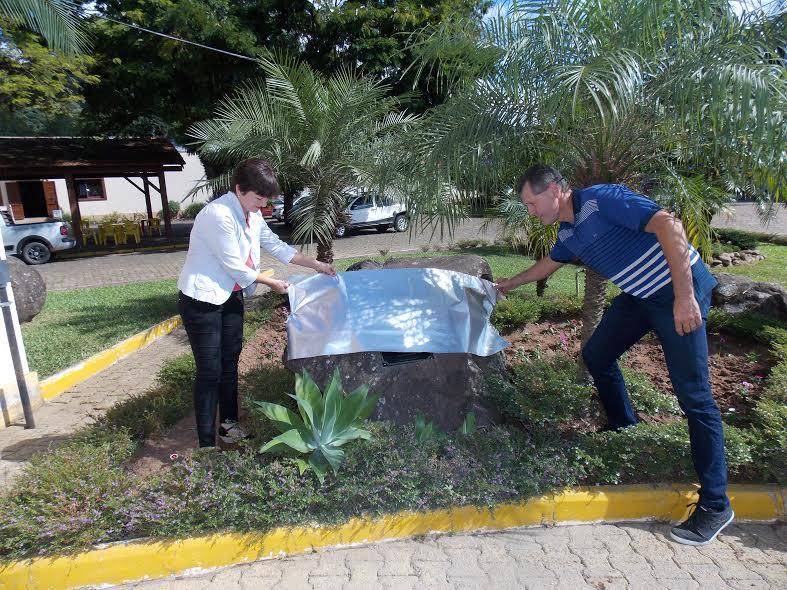 Inauguração de placa marca os 25 anos de Sinimbu