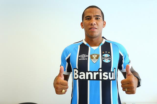 Grêmio anuncia contratação do atacante Jael