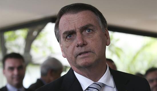 Bolsonaro dispensa visto para turistas dos EUA, Austrália, Canadá e Japão