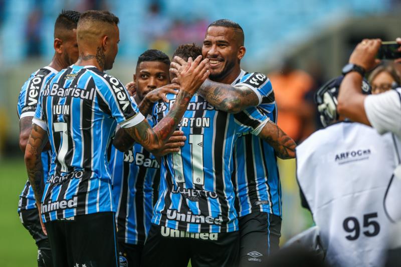 Grêmio goleia o Avenida e leva três pontos e o título da Recopa Gaúcha