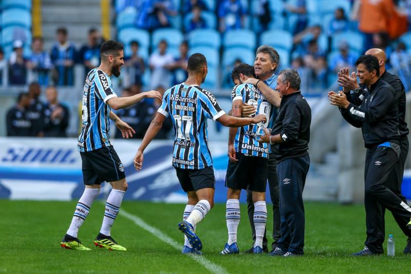 Com time alternativo, Grêmio vence Paraná por 2 a 0