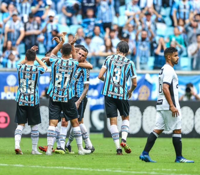 De virada, Grêmio vence o Ceará na Arena