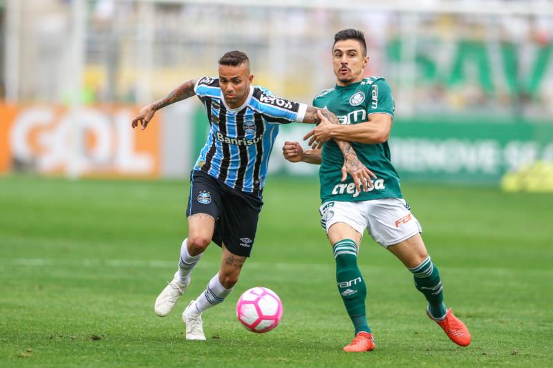 Fora de casa e com desfalques, Grêmio é superado pelo líder