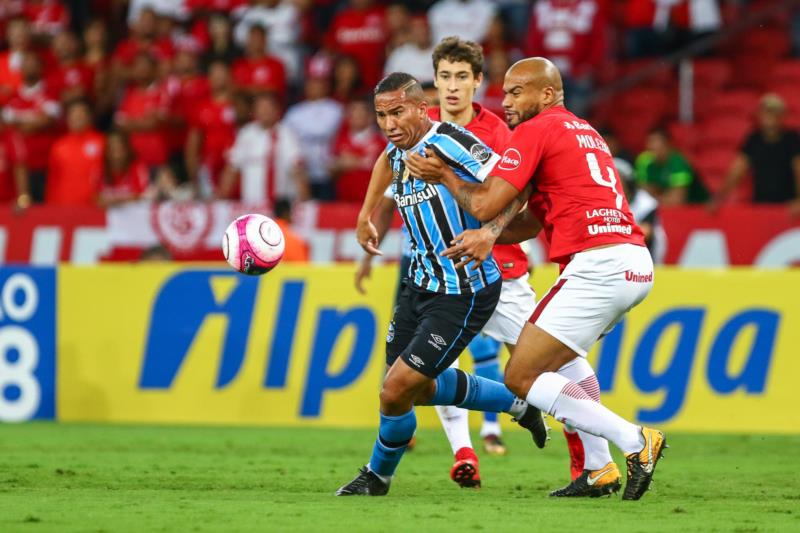 Inter vence Gre-Nal, mas quem avança à semifinal é o Grêmio