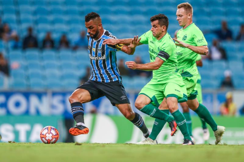 Com time misto, Grêmio empata com o Juventude na Arena