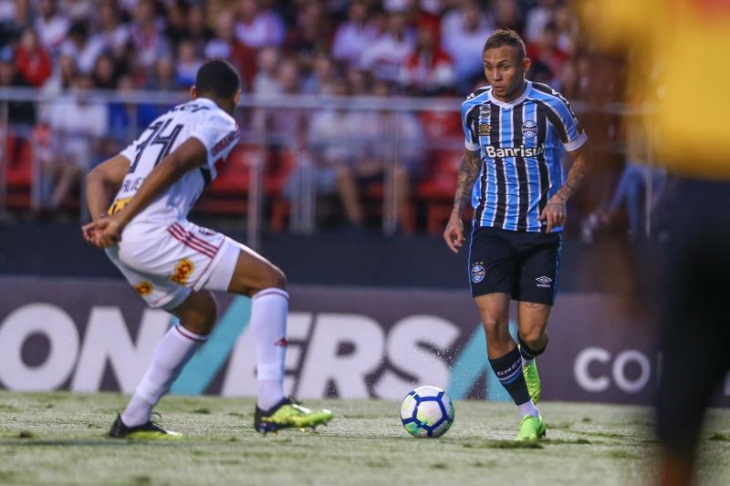 Grêmio empata com o São Paulo no Morumbi