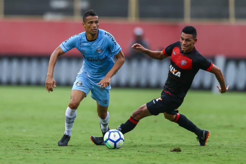 Grêmio empata sem gols com o Vitória fora de casa