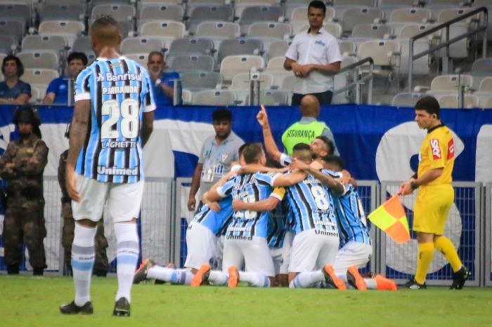 Grêmio estreia com vitória sobre o Cruzeiro