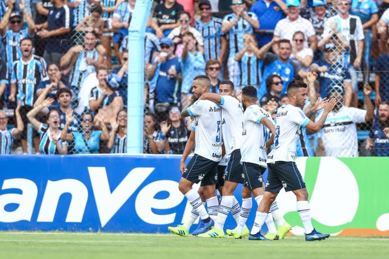 Grêmio estreia no Gauchão com goleada sobre o Novo Hamburgo