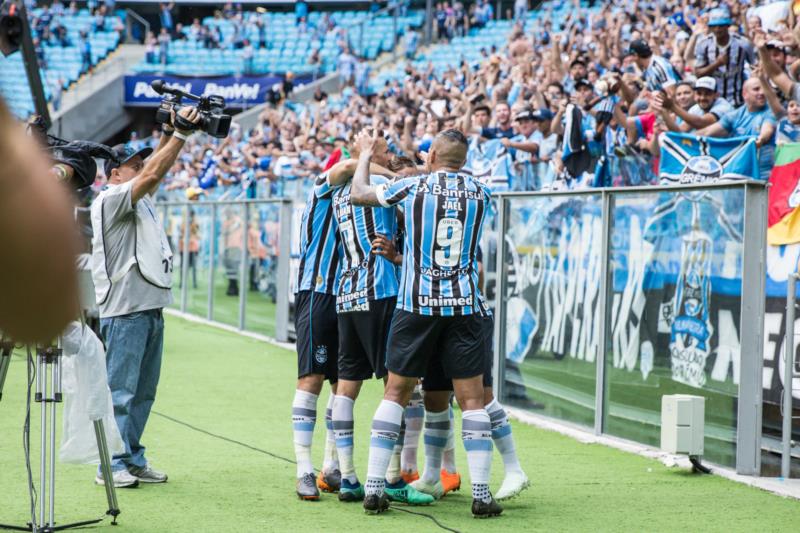 Grêmio goleia o Brasil de Pelotas na Arena e tem vantagem para o jogo de volta