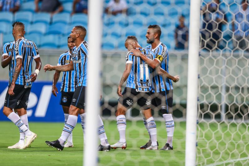 Grêmio goleia o São Luiz e vence mais uma na Arena