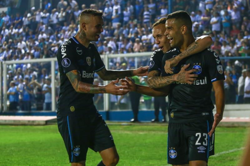 Grêmio vence o Atlético Tucumán e tem vantagem no jogo de volta