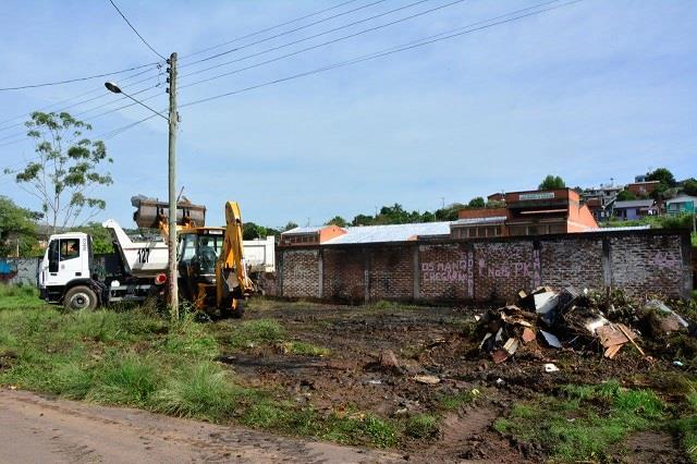 Central de Serviços faz limpeza no bairro Santa Vitória