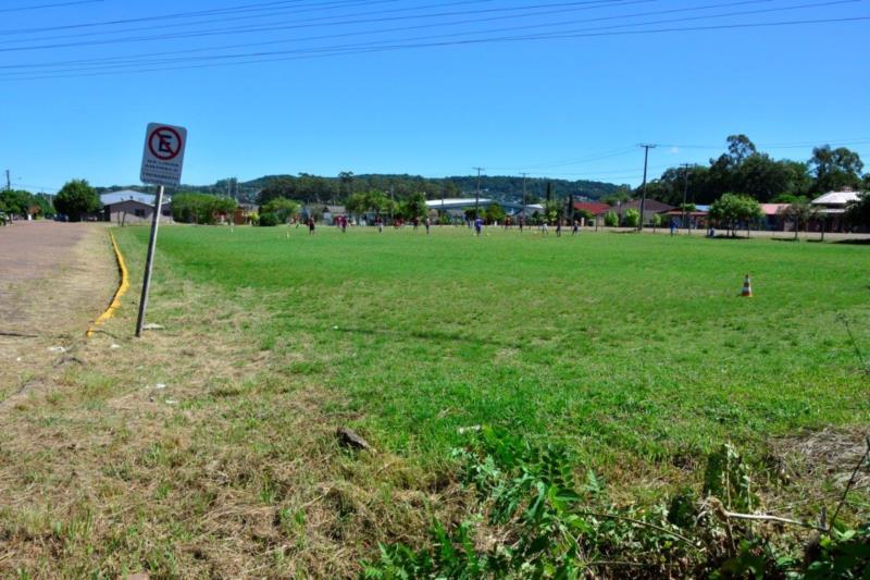 Central de Serviços faz limpeza nos bairros Castelo Branco e Vila Nova