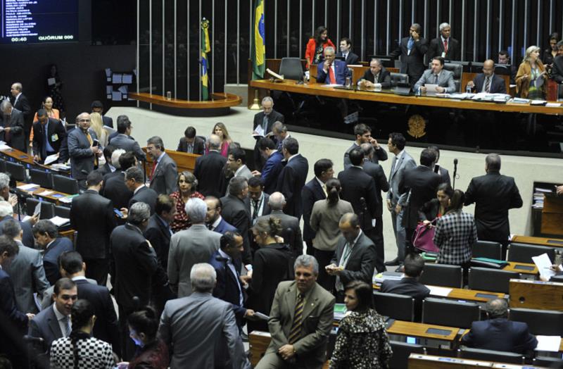 Projeto prevê fim de benefícios por ex-presidentes que sofrem impeachment