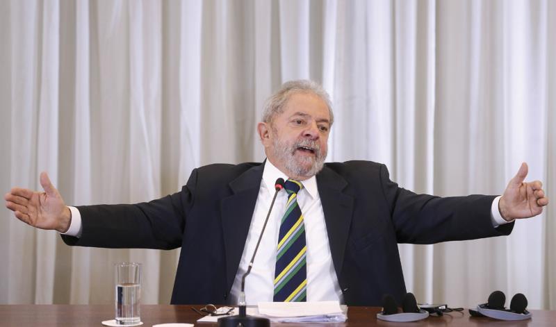 Lula é denunciado na Lava Jato