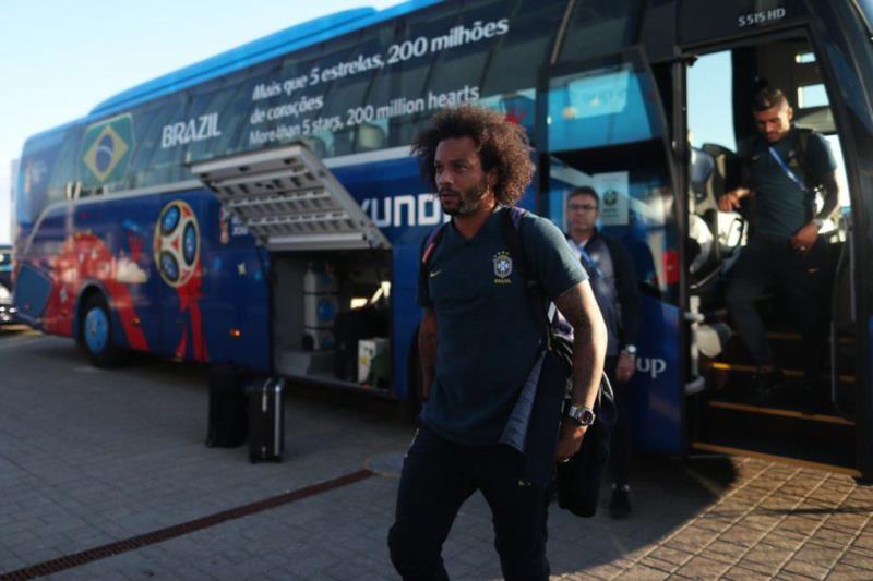 Marcelo sofre lesão muscular na coluna, faz tratamento e passa bem