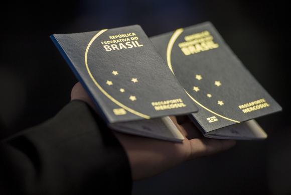 Projeto que libera R$ 102 milhões para emissão de passaportes é sancionado