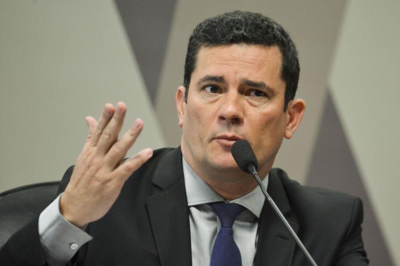 Sergio Moro adia ida à Câmara para falar sobre troca de mensagens