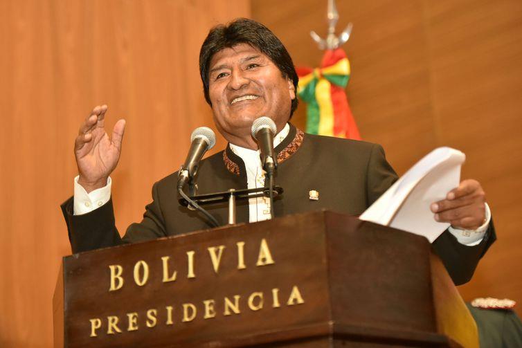 Evo Morales renuncia à presidência da Bolívia e convoca novas eleições