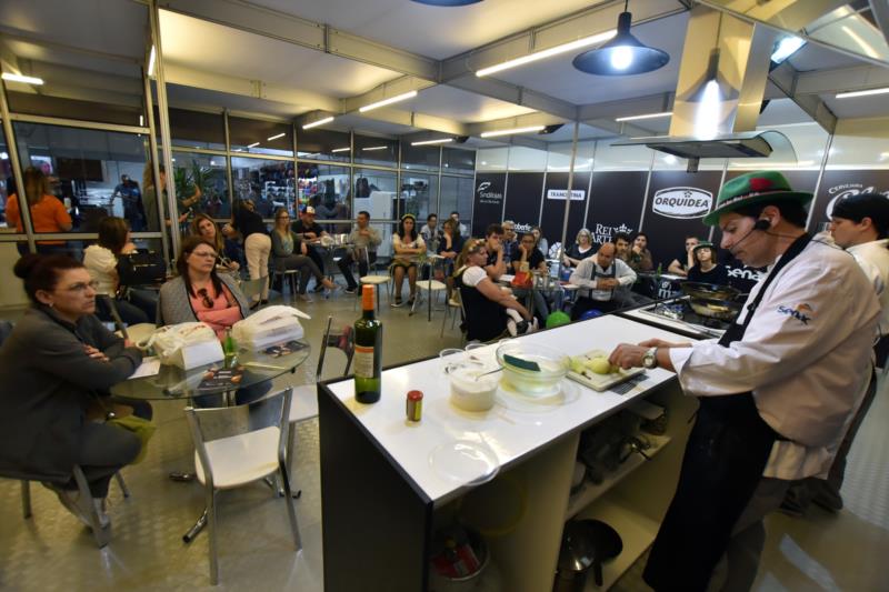 Escola de Gastronomia recebe mais de 300 visitantes nos primeiros dias de Oktoberfest