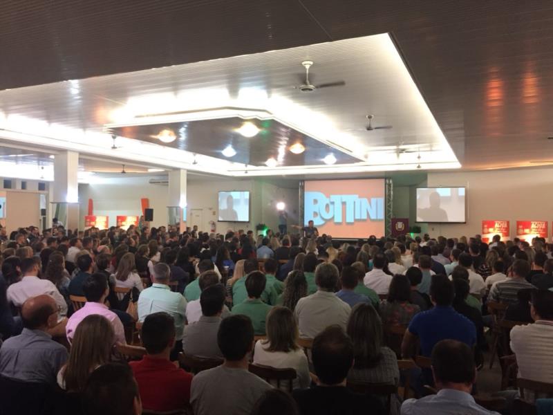 Palestra com Ciro Bottini reúne cerca de 600 pessoas em Vera Cruz