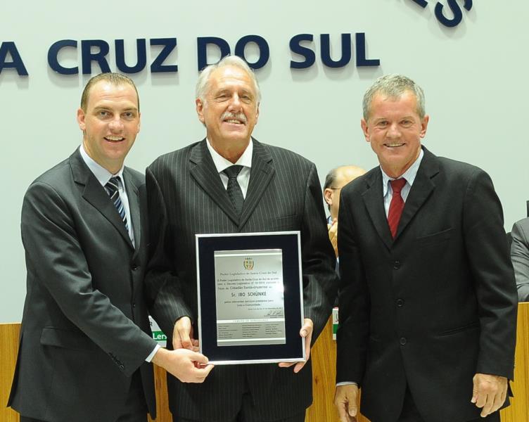 Iro Schünke recebe título de cidadão santa-cruzense