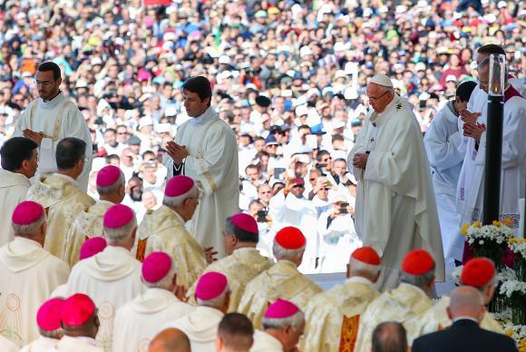 Papa Francisco canoniza dois irmãos pastorinhos em Fátima