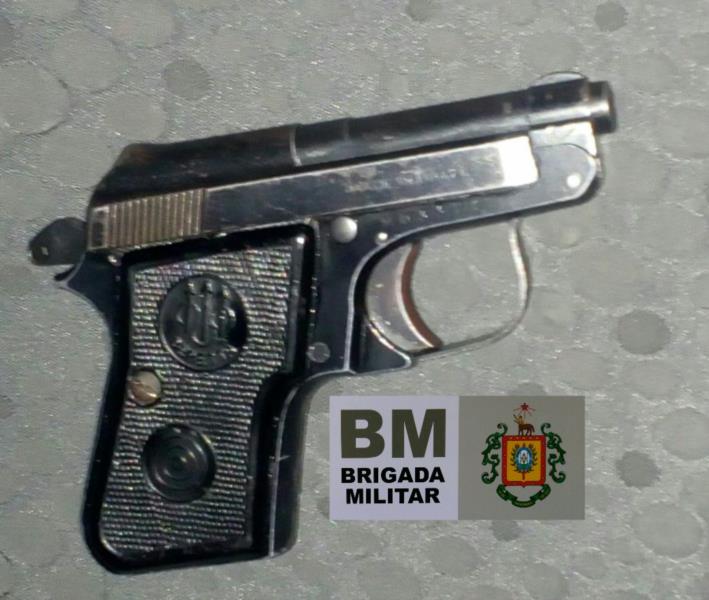 Brigada Militar prende homem armado com pistola