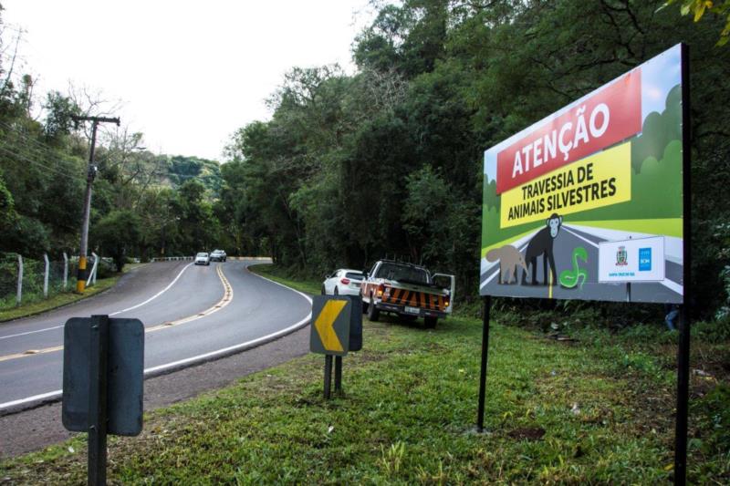 Secretaria de Meio Ambiente coloca placas para preservação da fauna