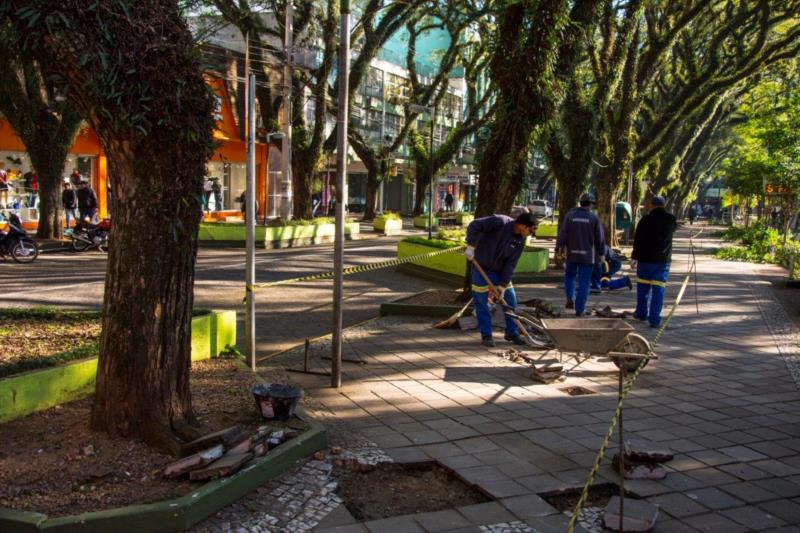 Praça Getúlio Vargas é revitalizada