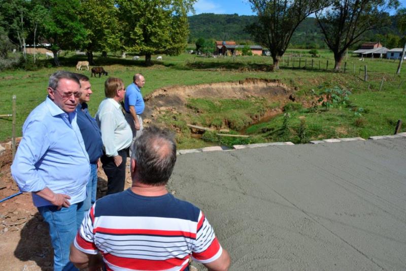 Ponte de Linha Araçá é concretada