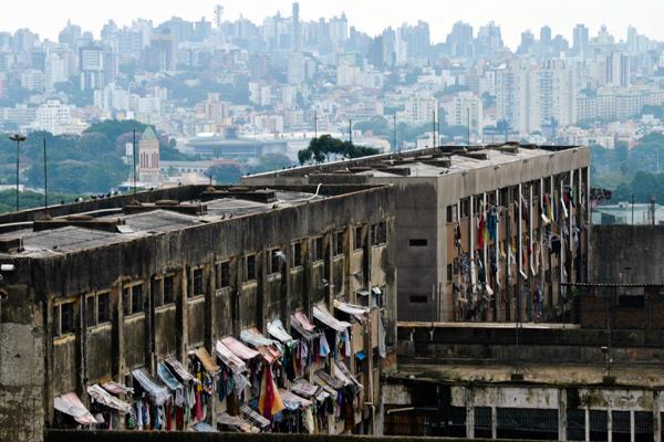 STF decide que preso tem direito a indenização por condições precárias em cadeia