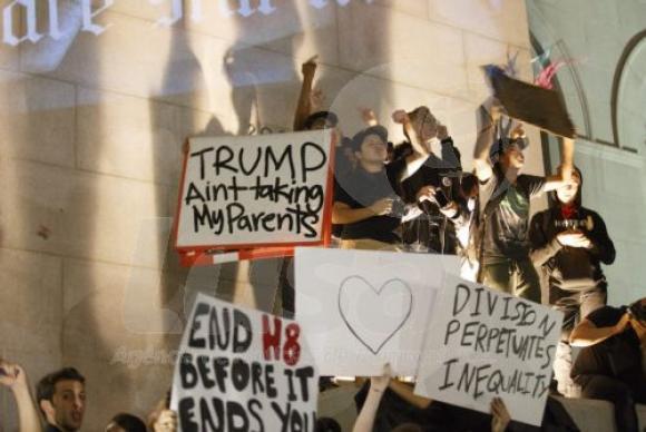 Milhares de pessoas protestam nos EUA contra políticas de Donald Trump