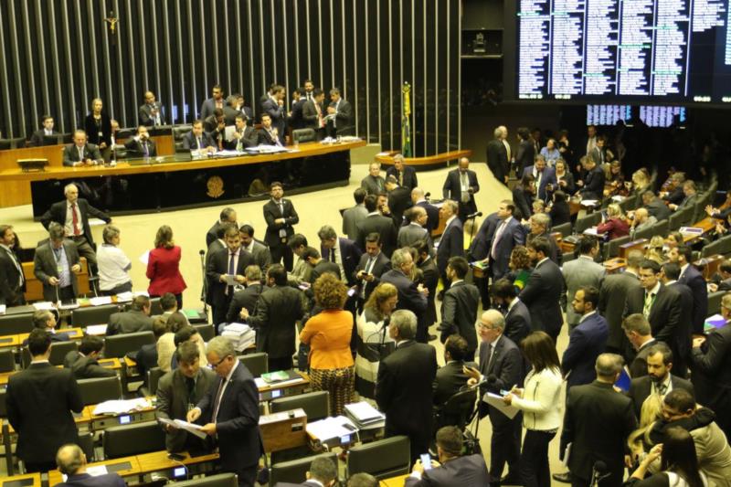 Câmara aprova reduzir tempo mínimo de contribuição para homens