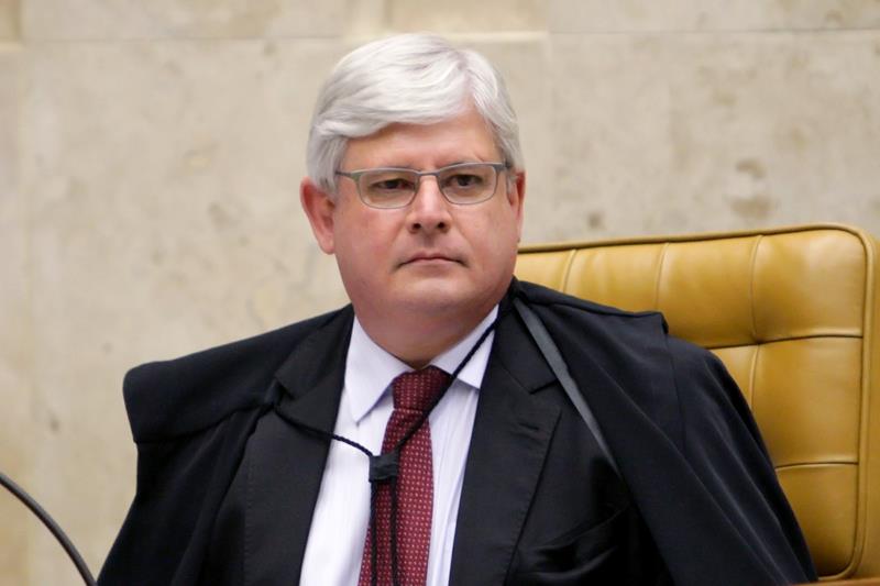 Janot denuncia políticos do PMDB do Senado por organização criminosa