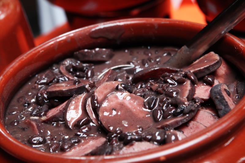 Aapecan realiza Feijoada Solidária