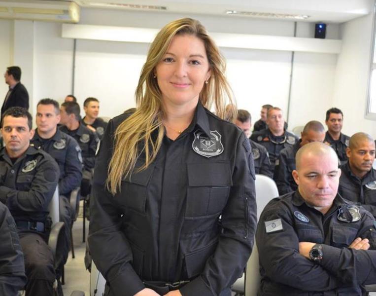 Agente gaúcha é única mulher a concluir curso de intervenção penitenciária